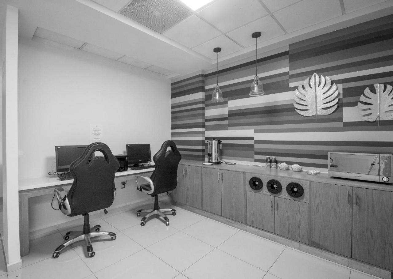Concept Hotel Самора-де-Идальго Экстерьер фото